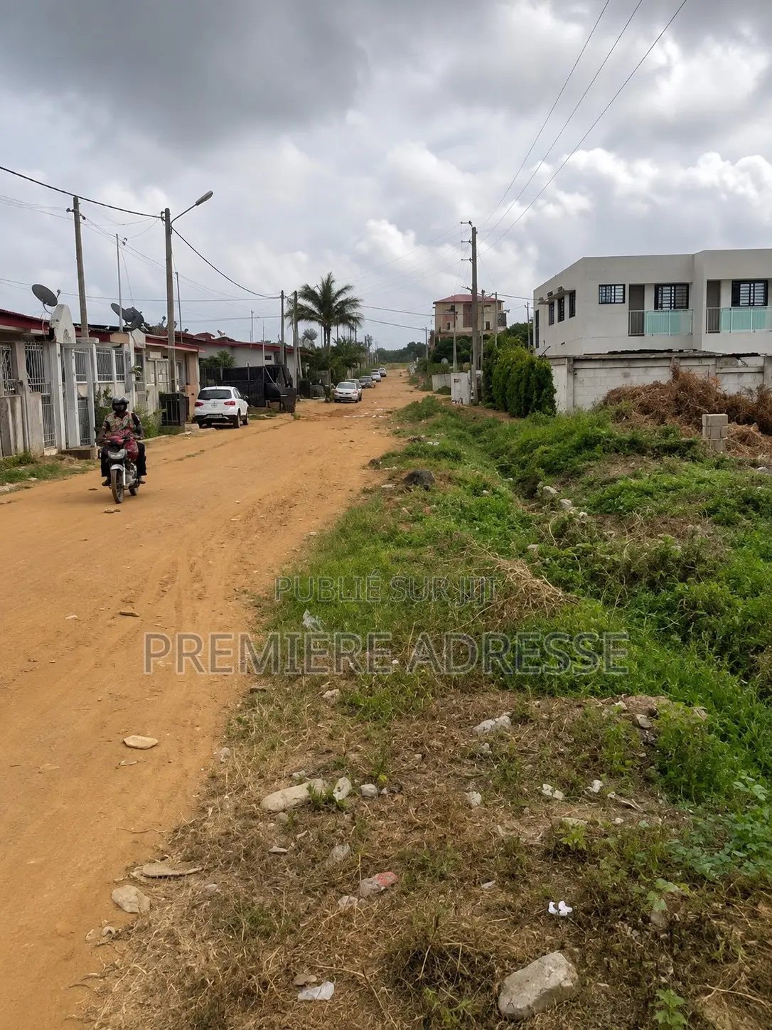 Terrain 700m2 ACD Bingerville Djondoumin