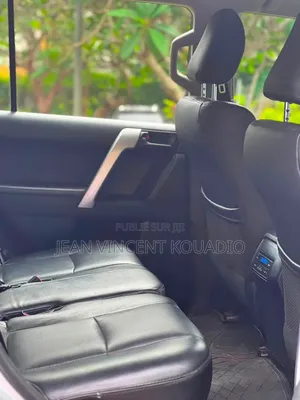 Toyota Land Cruiser Prado 2022 Gris
