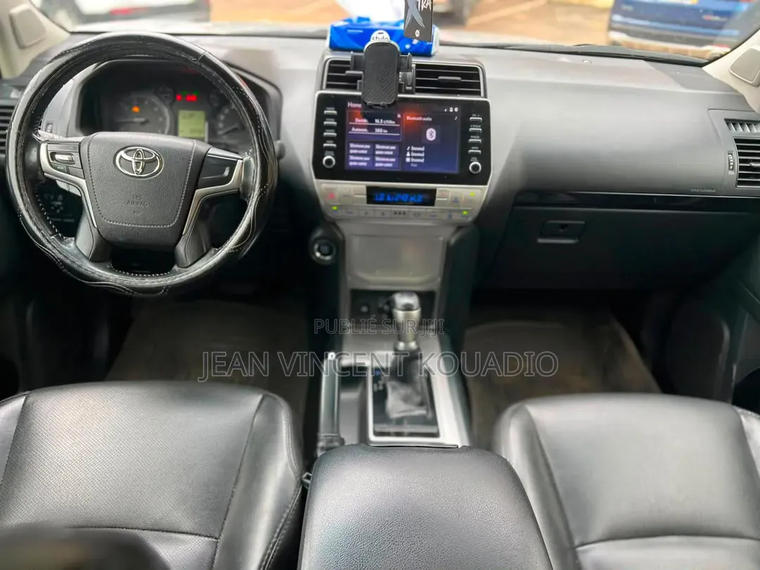 Toyota Land Cruiser Prado 2022 Gris