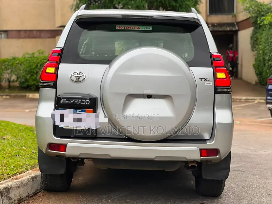 Toyota Land Cruiser Prado 2022 Gris