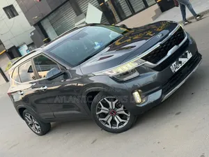 Kia Seltos 2022 Gris