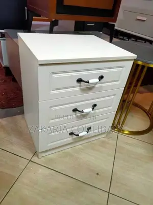 Petite Commode