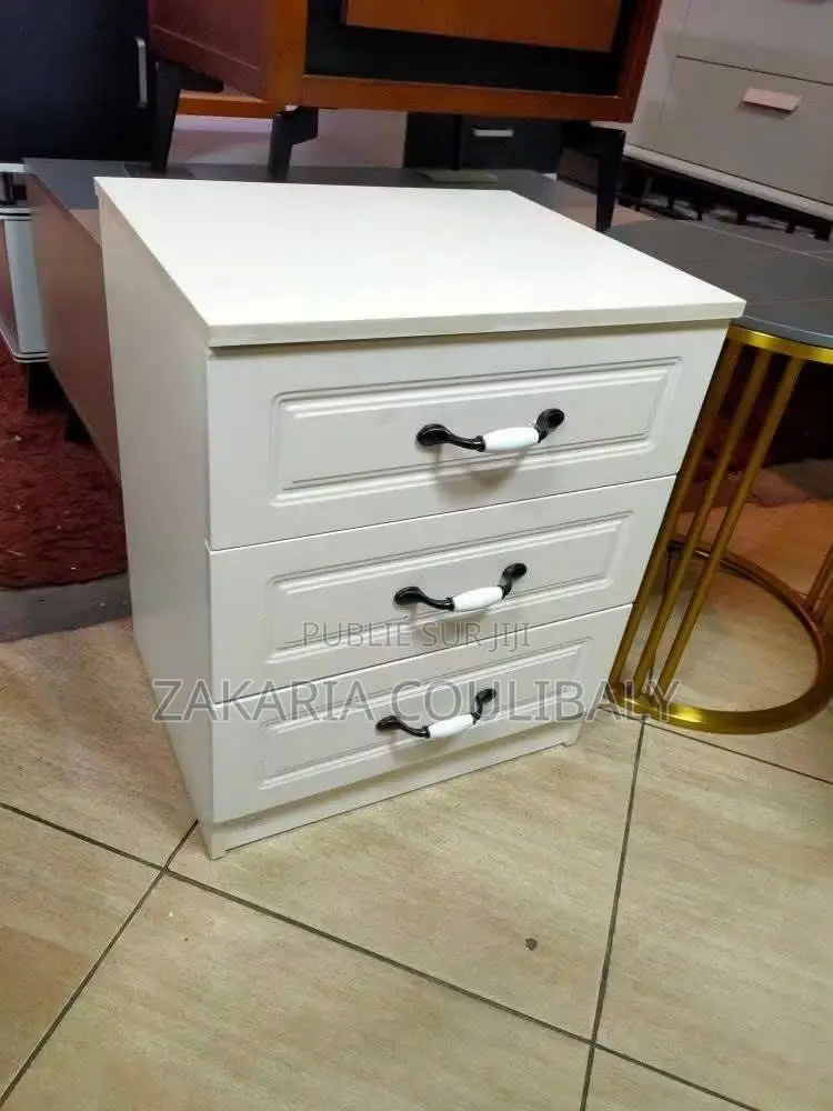 Petite Commode