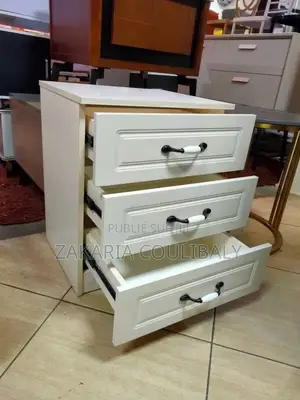 Petite Commode