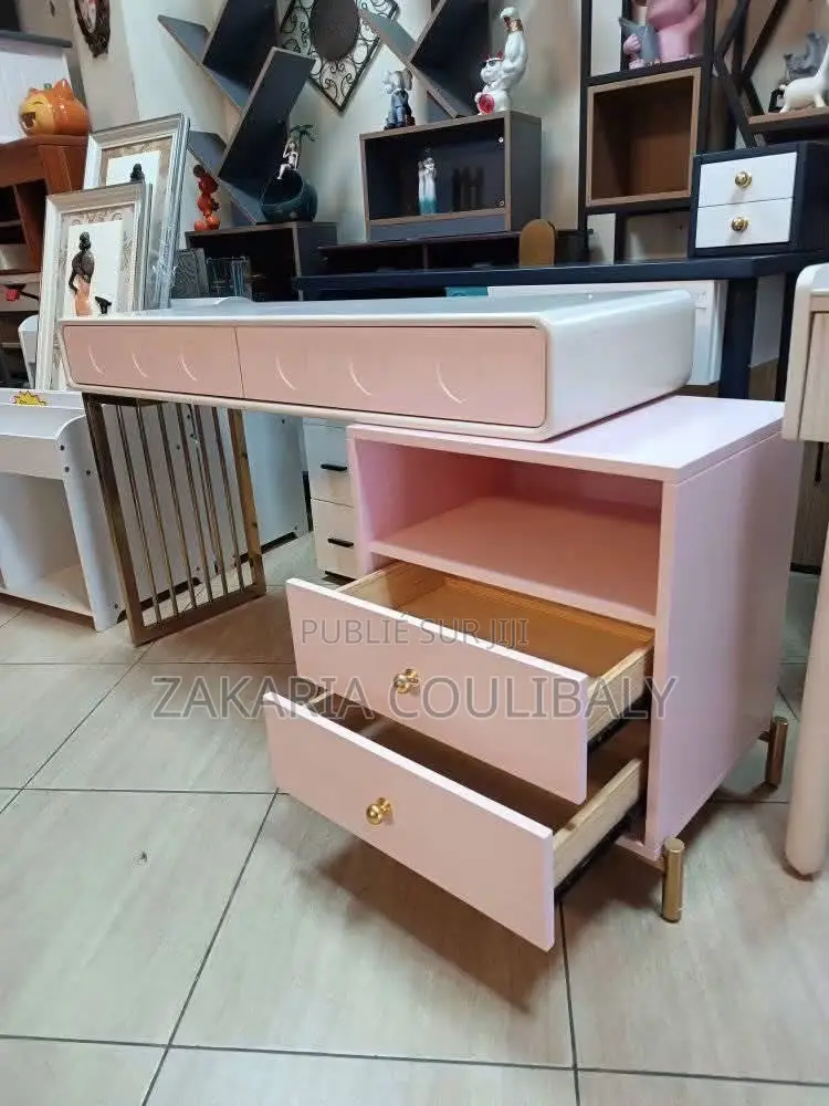 Coiffeuse Importer