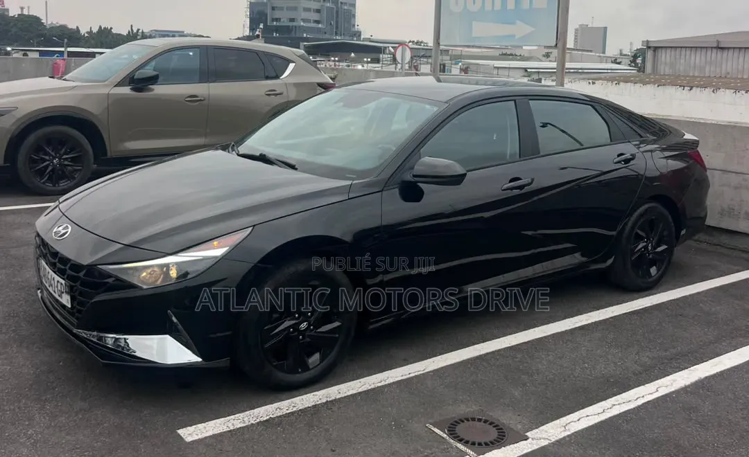 Hyundai Elantra 2021 Noir