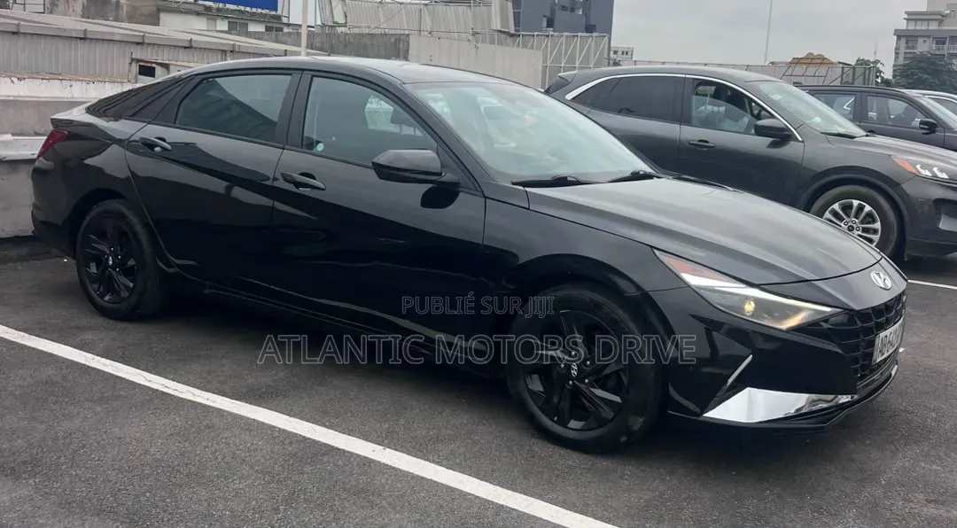 Hyundai Elantra 2021 Noir