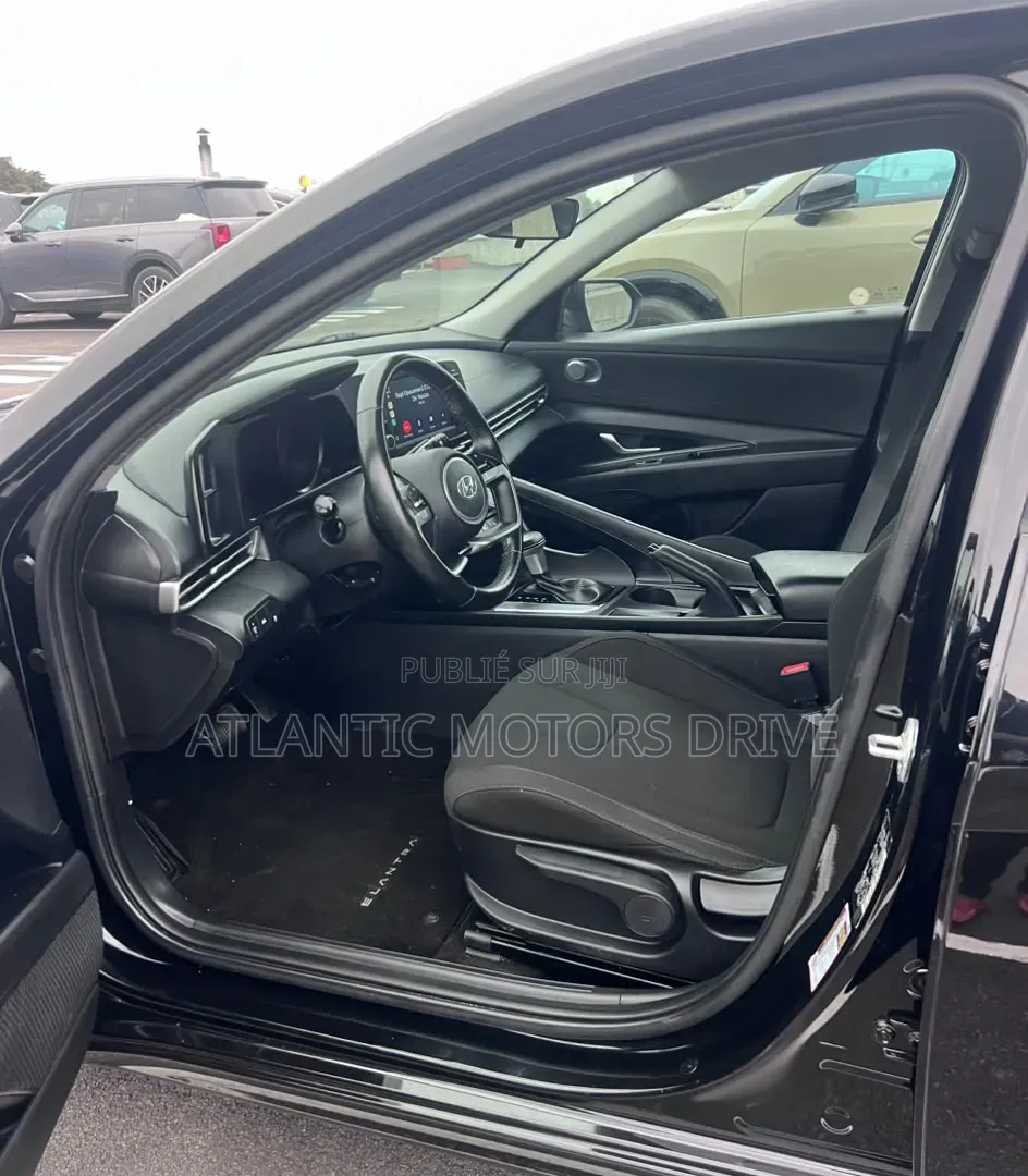 Hyundai Elantra 2021 Noir