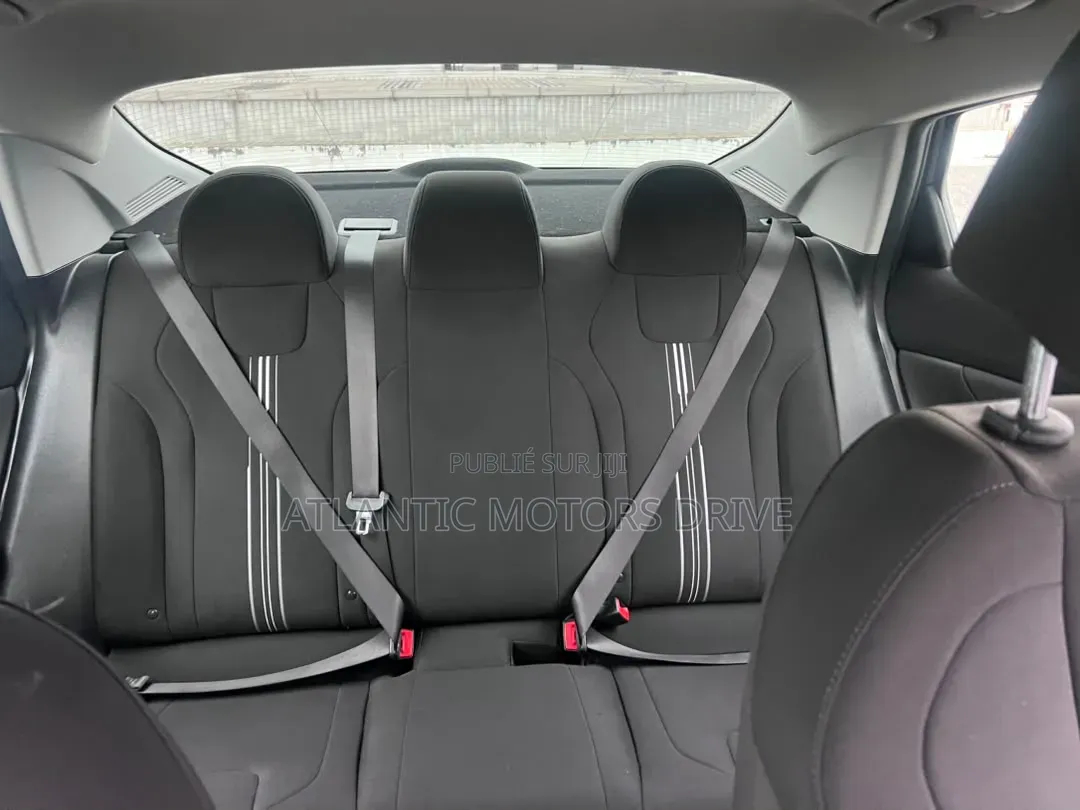 Hyundai Elantra 2021 Noir