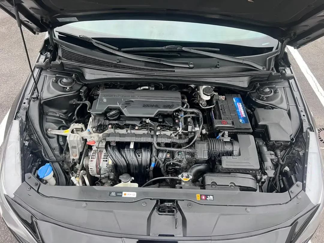 Hyundai Elantra 2021 Noir