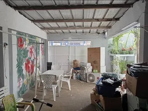 4chbre Villa dans Regis, Cocody à Vendre