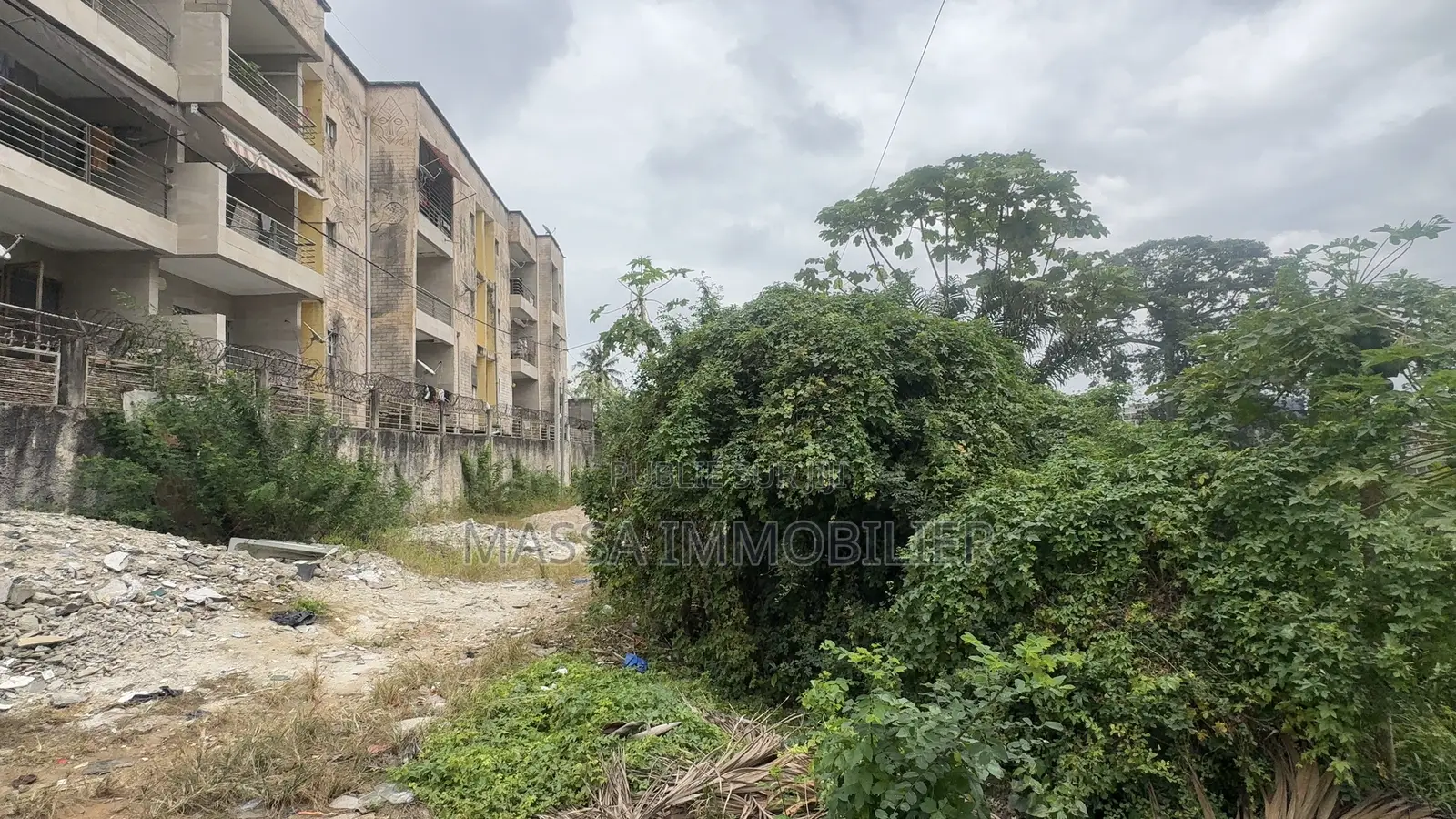 Vente Terrain Mixte 691 M2 À Cocody Riviera Bonoumin