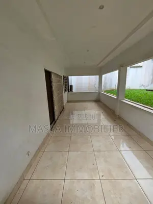 4chbre Duplex dans Massa Immobilier, Cocody à Louer
