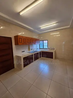 4chbre Duplex dans Massa Immobilier, Cocody à Louer