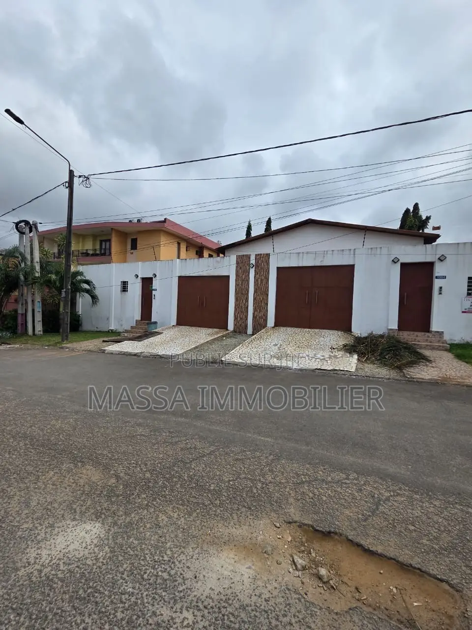 4chbre Duplex dans Massa Immobilier, Cocody à Louer