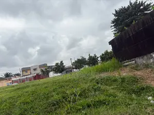 Vente Terrain Résidentiel 906 M2 À Cocody Centre