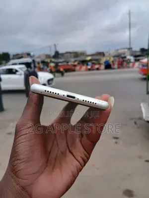 Nouveau Apple iPhone XR 64 GB Blanc