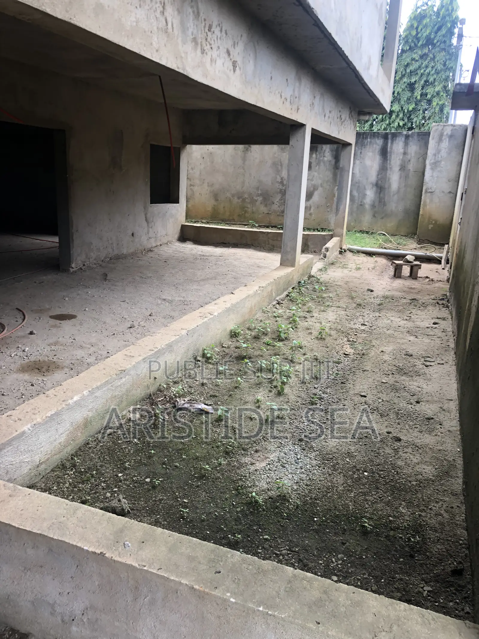 5chbre Duplex dans Cocody à Vendre