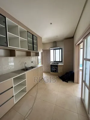 4chbre Villa dans Regis, Cocody à Louer