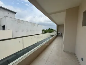 4chbre Villa dans Regis, Cocody à Louer