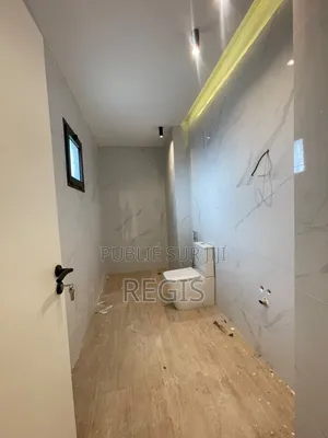 3chbre Appartement dans Regis, Cocody à Louer