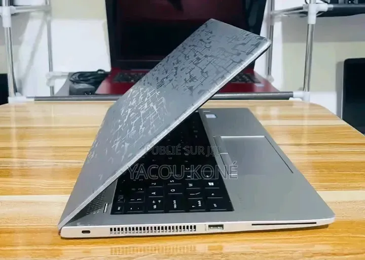 Nouveau HP EliteBook 840 G5 16GB Intel Core i7 HDD 512GB