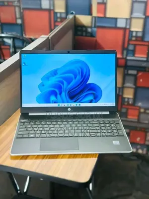 Nouveau HP EliteBook 840 G3 8GB Intel Core i5 eMMC 256GB