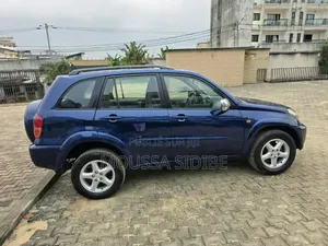 Toyota RAV4 2005 Bleu