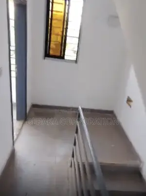 4chbre Duplex dans Beraka Corporation, Cocody à Vendre