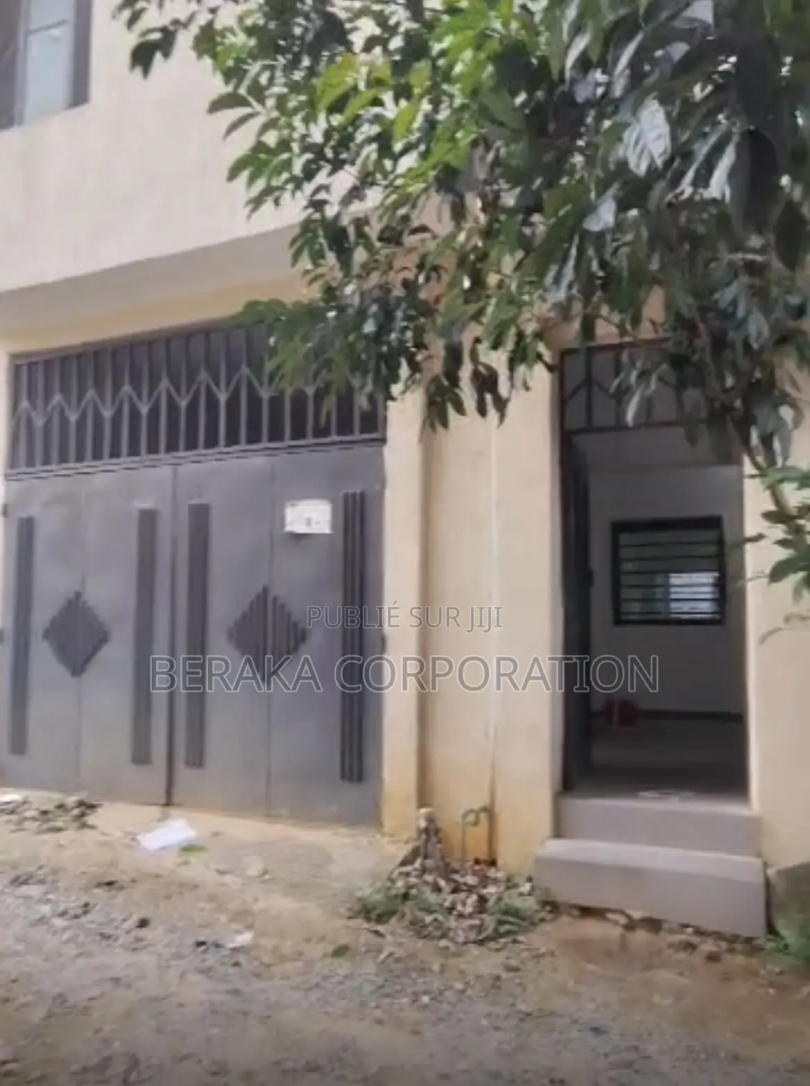 4chbre Duplex dans Beraka Corporation, Cocody à Vendre