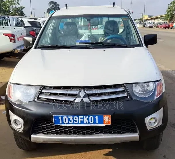 Mitsubishi L200 2012 Blanc