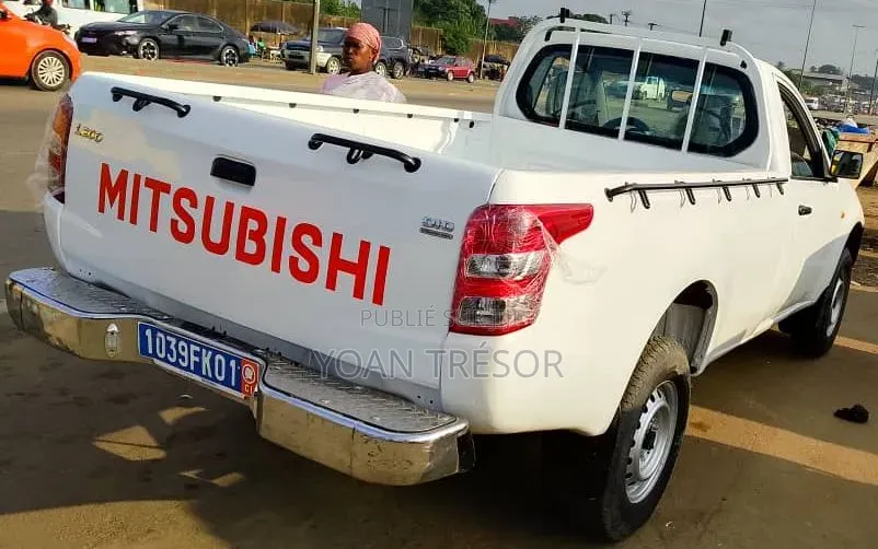 Mitsubishi L200 2012 Blanc
