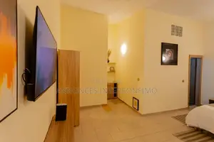 Meublé 8chbre Villa dans Interconfimo Sarl, Cocody à Louer