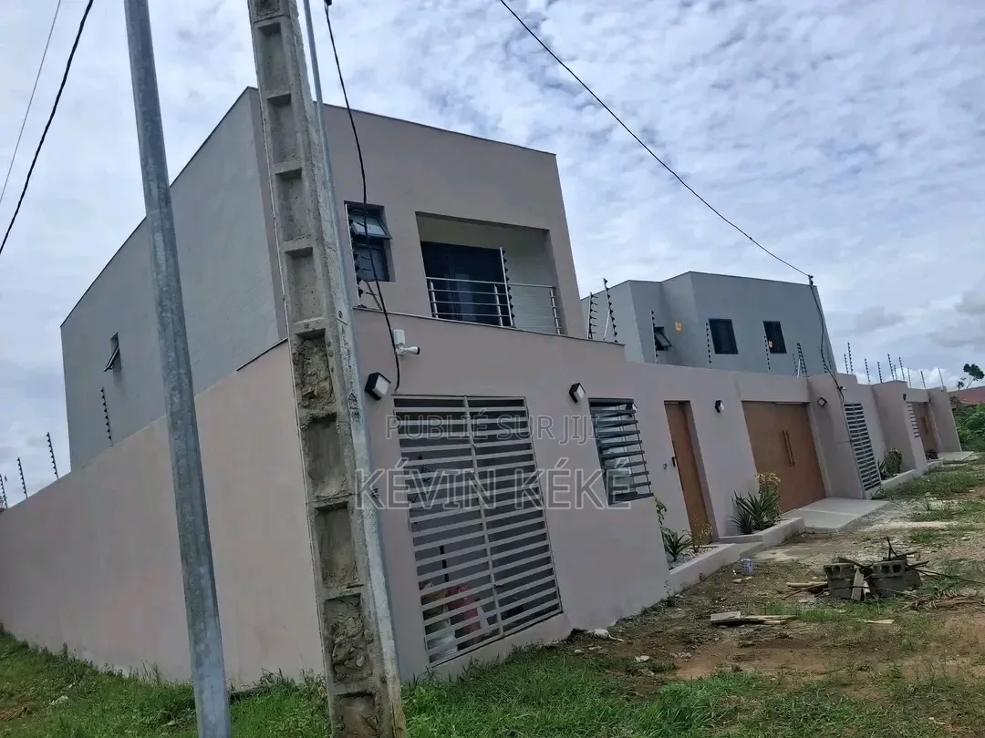 4chbre Duplex dans Grâces Immobilier, Bingerville à Louer