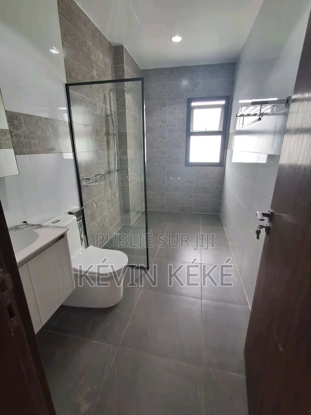 4chbre Duplex dans Grâces Immobilier, Bingerville à Louer