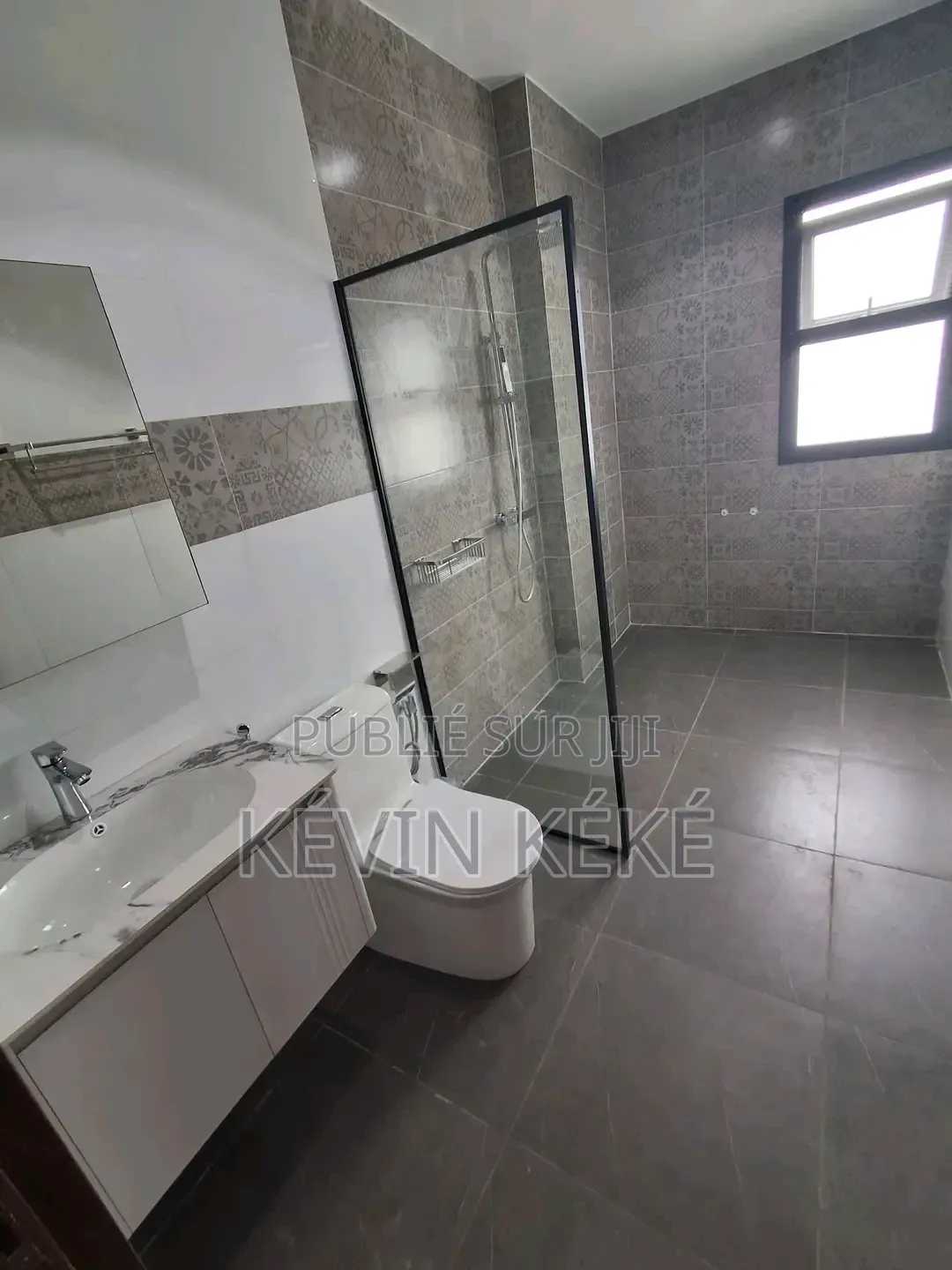 4chbre Duplex dans Grâces Immobilier, Bingerville à Louer