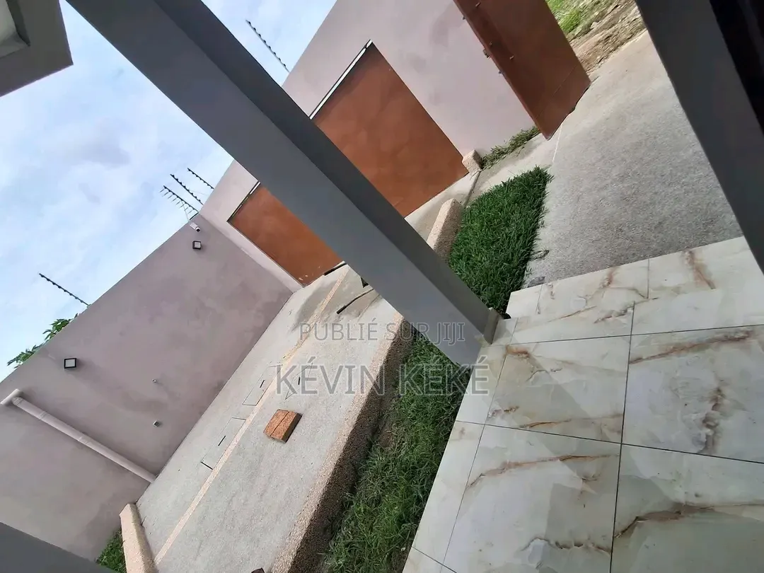 4chbre Duplex dans Grâces Immobilier, Bingerville à Louer