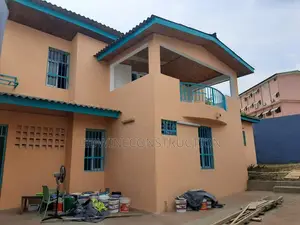 6chbre Appartement dans Cocody à Vendre