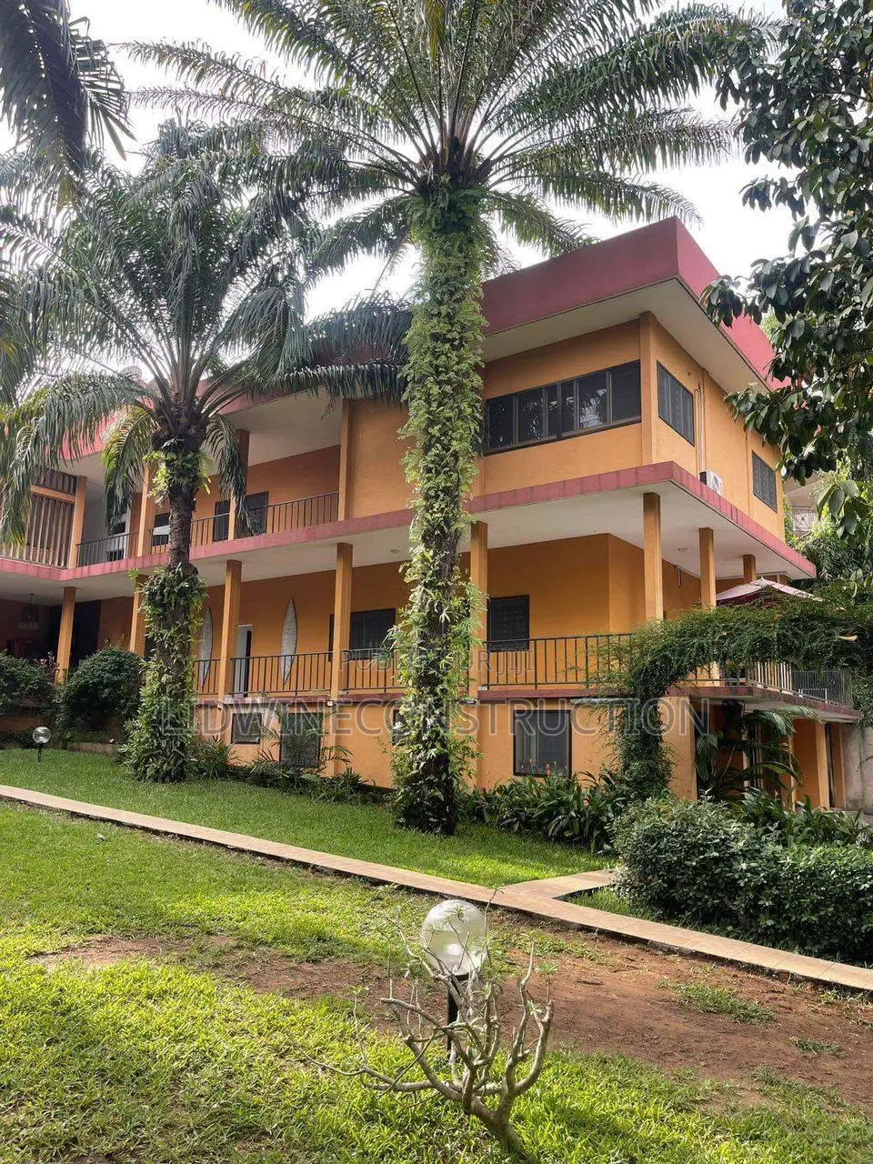 Vente De Grand Parcelle
