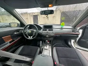 Honda Crosstour 2011 Blanc