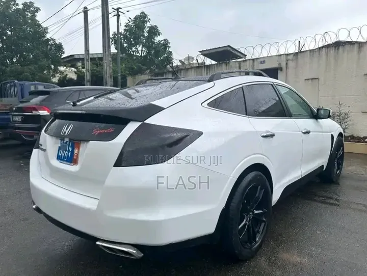 Honda Crosstour 2011 Blanc