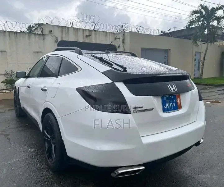 Honda Crosstour 2011 Blanc