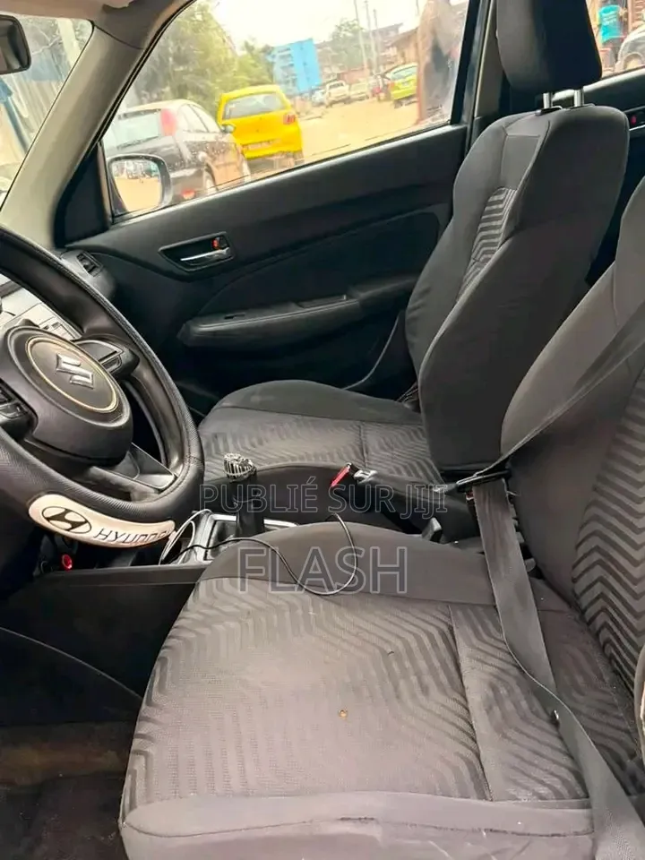 Suzuki Swift 2023 Noir