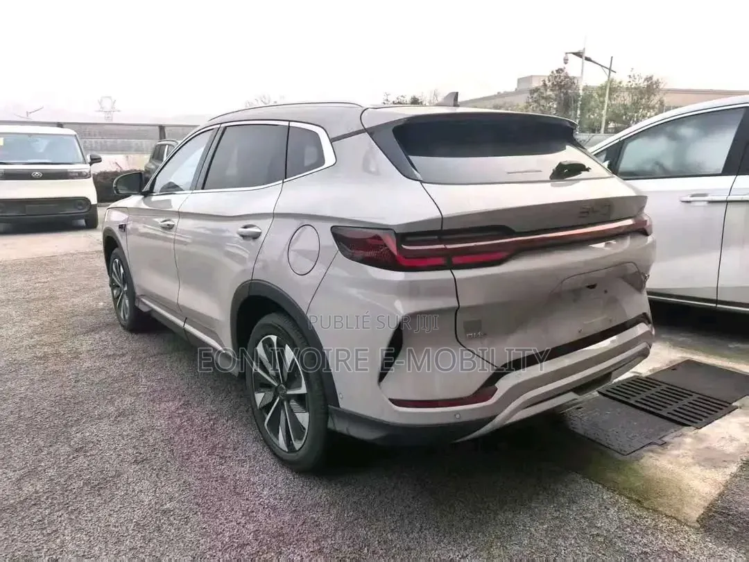 BYD Song Plus 1.5 CVT Hybrid AWD 2024 Beige