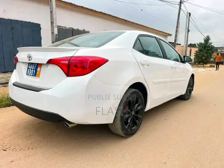 Toyota Corolla 2017 Blanc