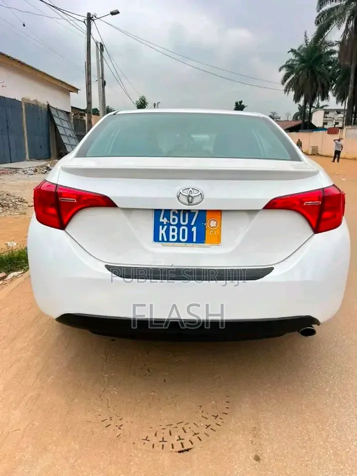 Toyota Corolla 2017 Blanc