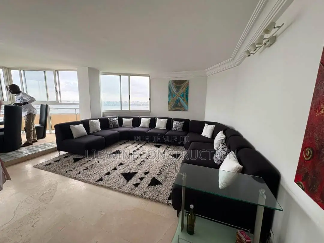 Meublé 3chbre Appartement dans Le Plateau à Louer