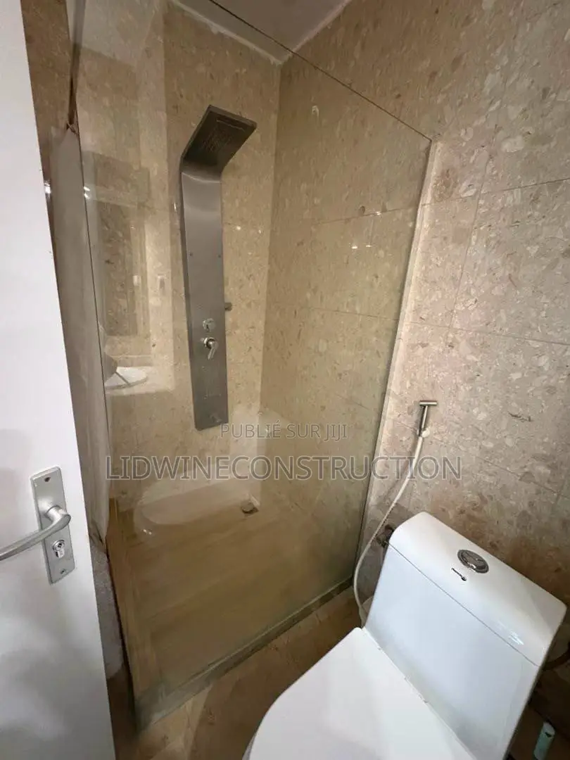 Meublé 3chbre Appartement dans Le Plateau à Louer