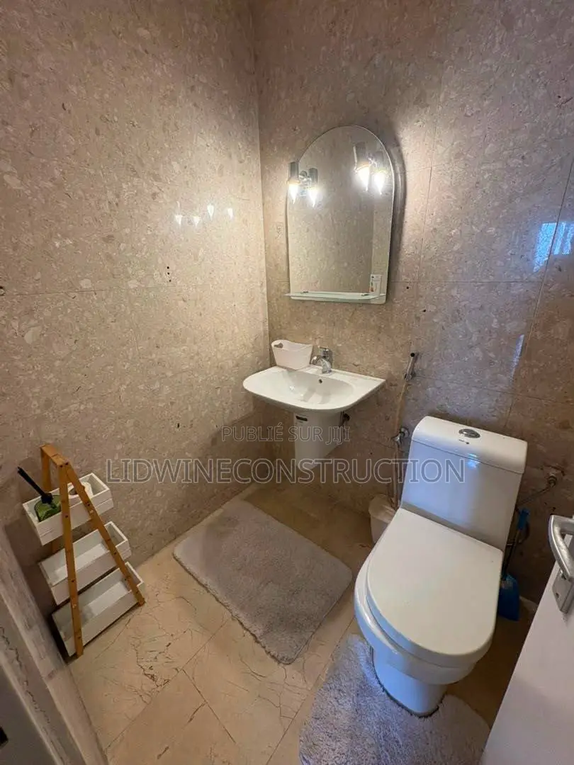 Meublé 3chbre Appartement dans Le Plateau à Louer