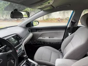 Hyundai Elantra 2017 Bleu